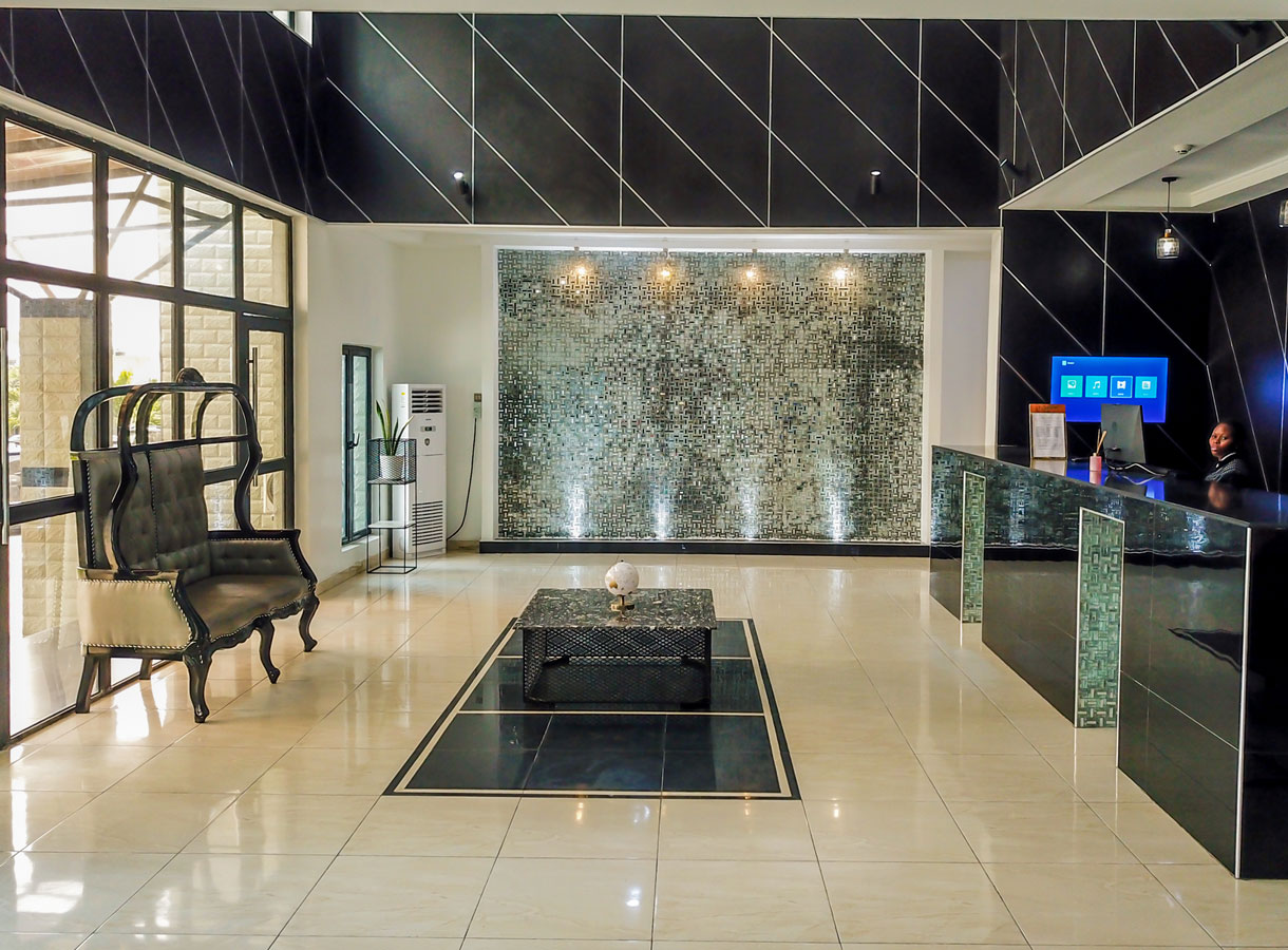 Siro Edge Water Hotel Reception