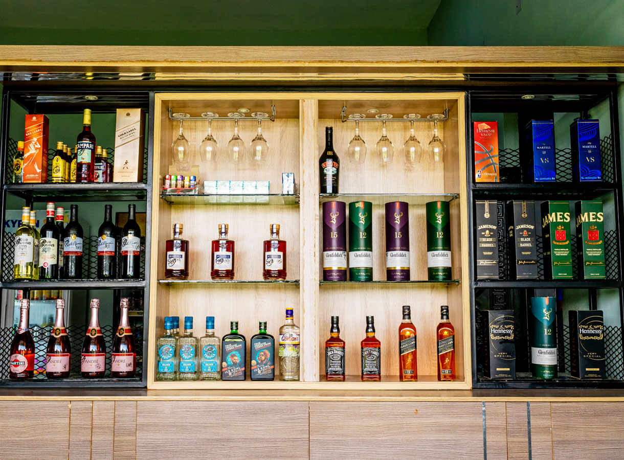 Siro Edge Water Hotel Drinks